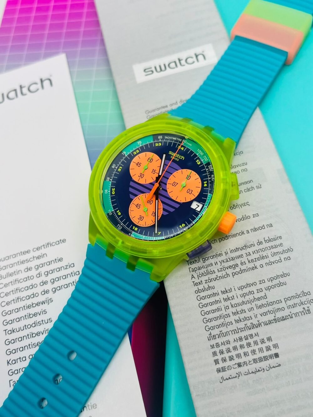 RELOJ SWATCH SUSJ404 NEON VERDE - Image 2